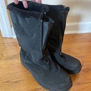 Women’s snow boots Totes size 8